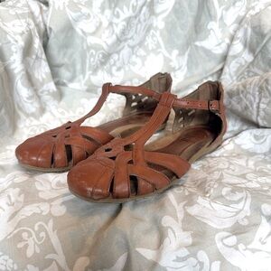 Vintage-Inspired Cobb Hill T-Strap Flats | Size 7.5 | Rich Brown
